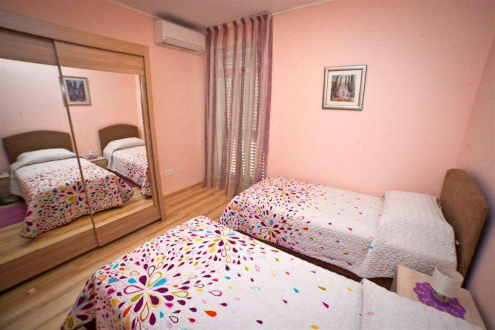 Split Apartments Peric Экстерьер фото