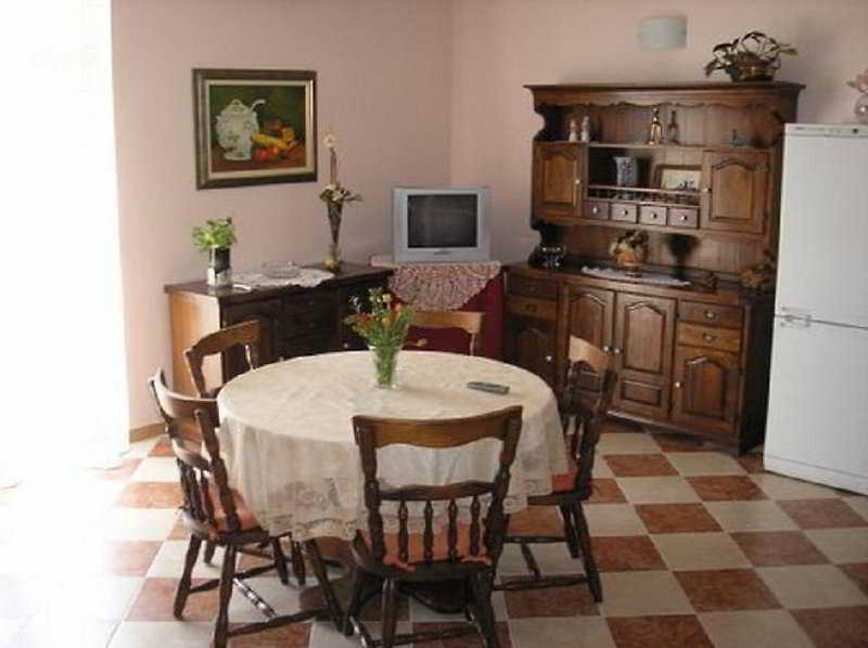 Split Apartments Peric Экстерьер фото
