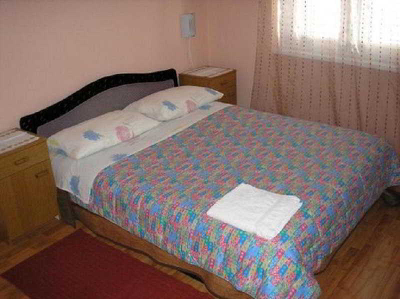 Split Apartments Peric Экстерьер фото