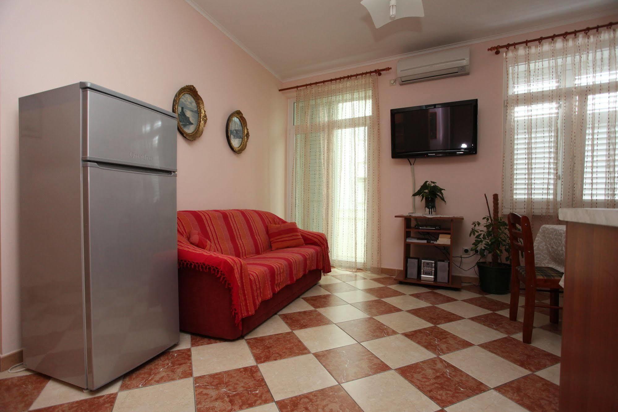 Split Apartments Peric Экстерьер фото