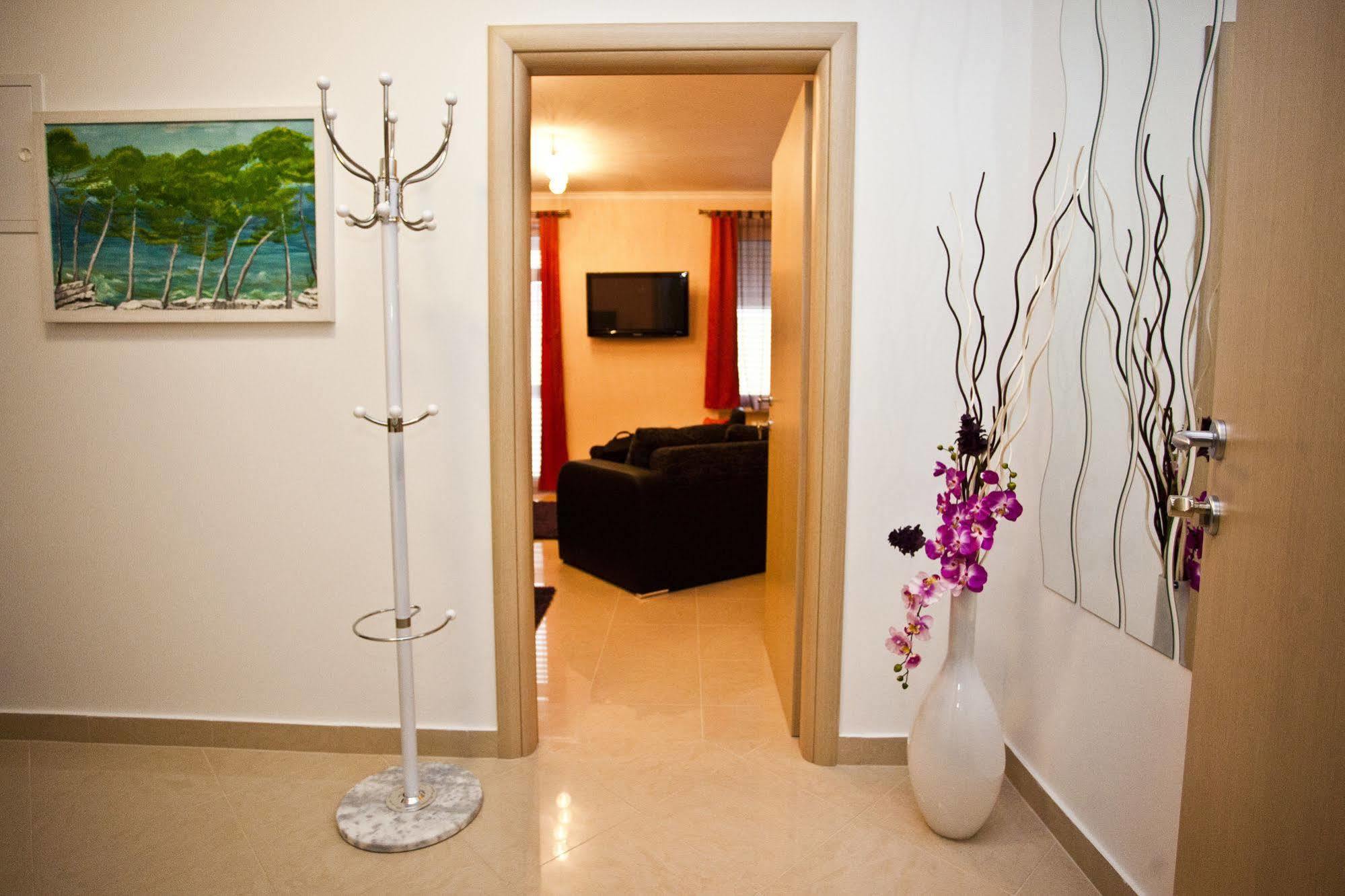 Split Apartments Peric Экстерьер фото