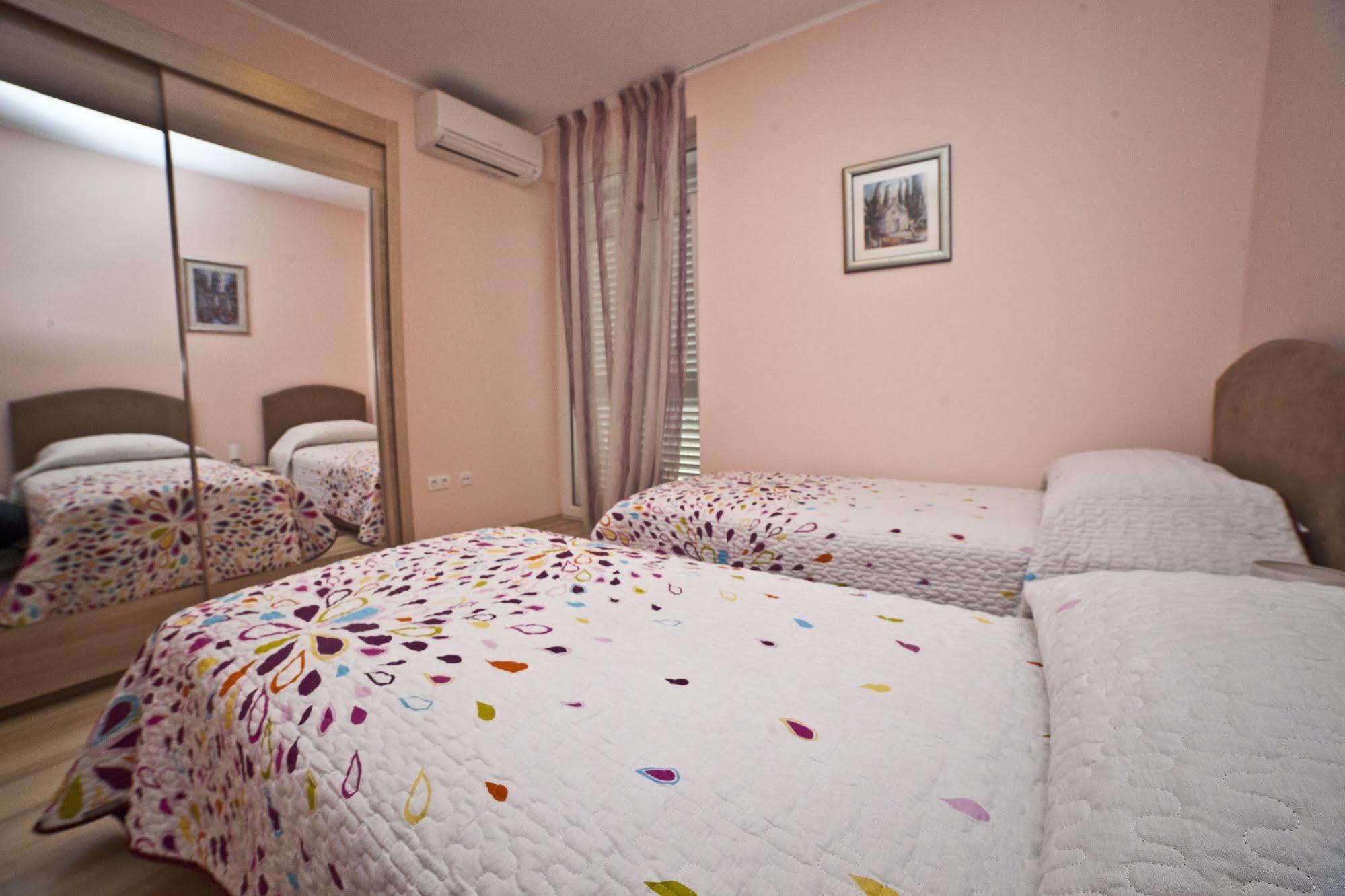Split Apartments Peric Экстерьер фото